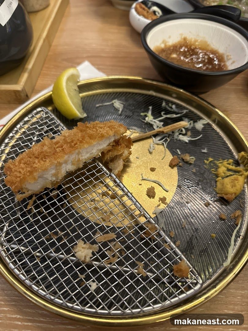 Fried Cutlet with Lemon and Sauce