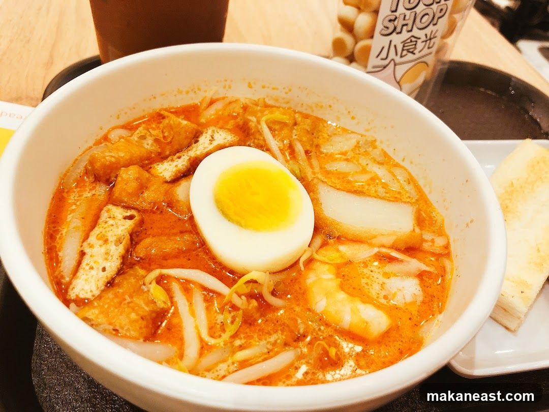 Laksa with Egg and Toast