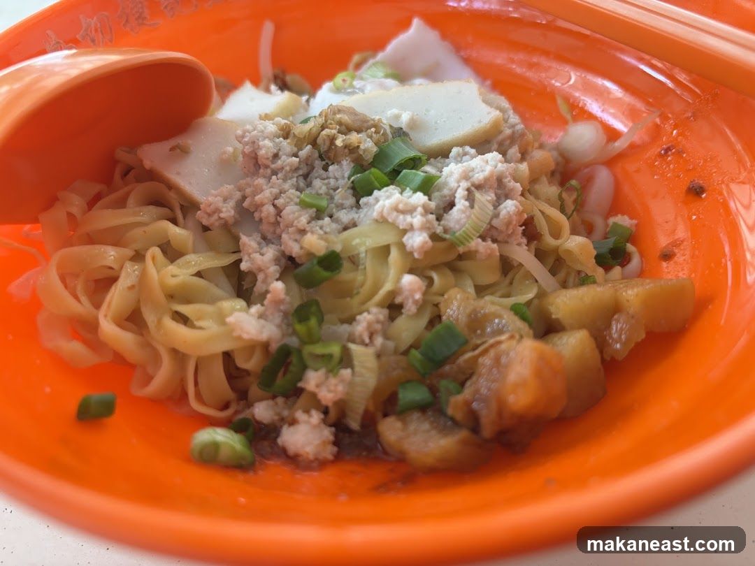 Noodles with Minced Pork and Fish Cakes