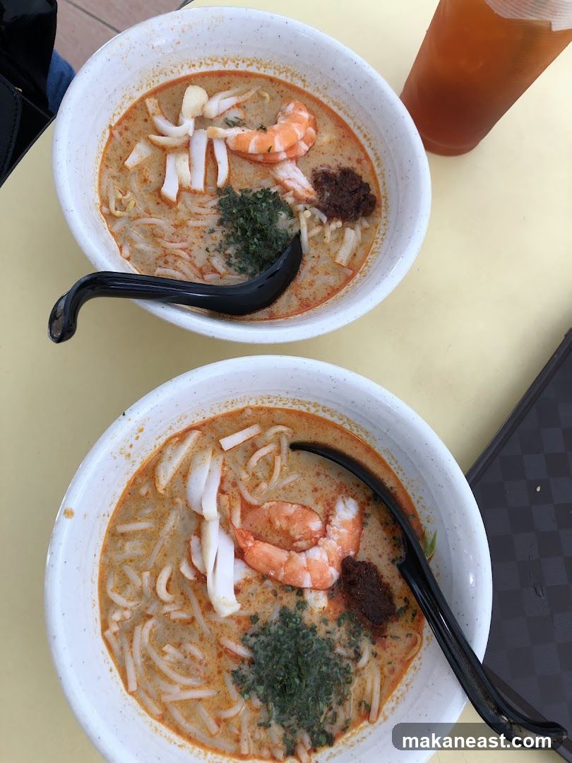 Laksa with Shrimp and Tea