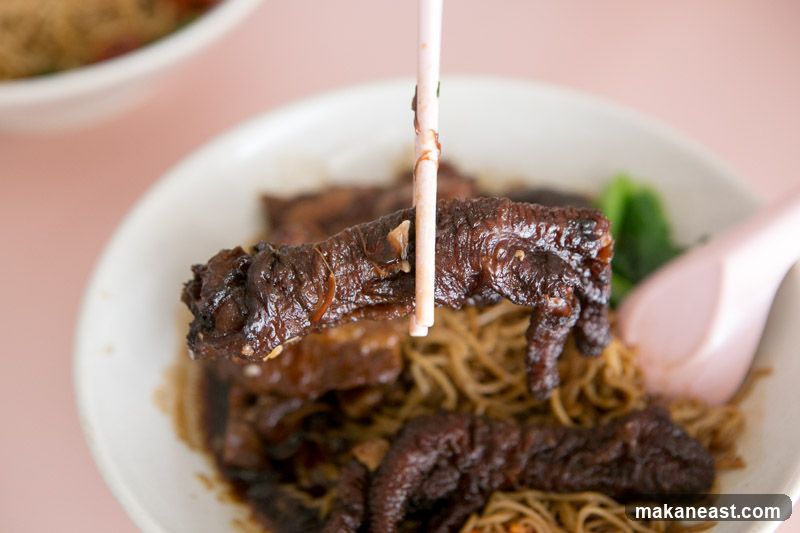 Braised Chicken Feet Noodles