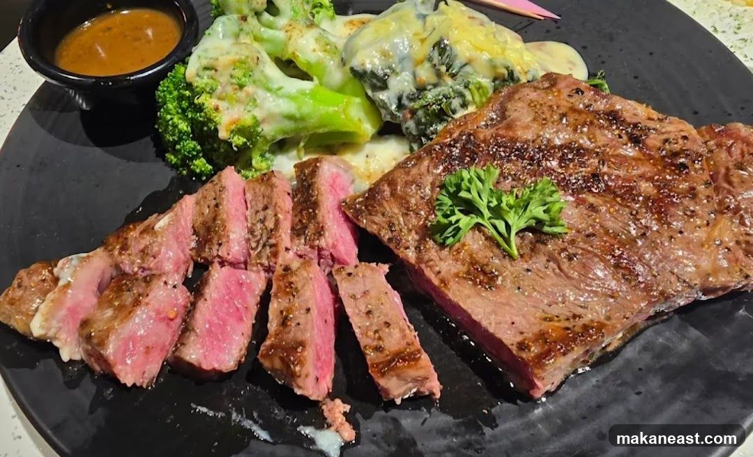 Sliced Steak with Broccoli and Sauce