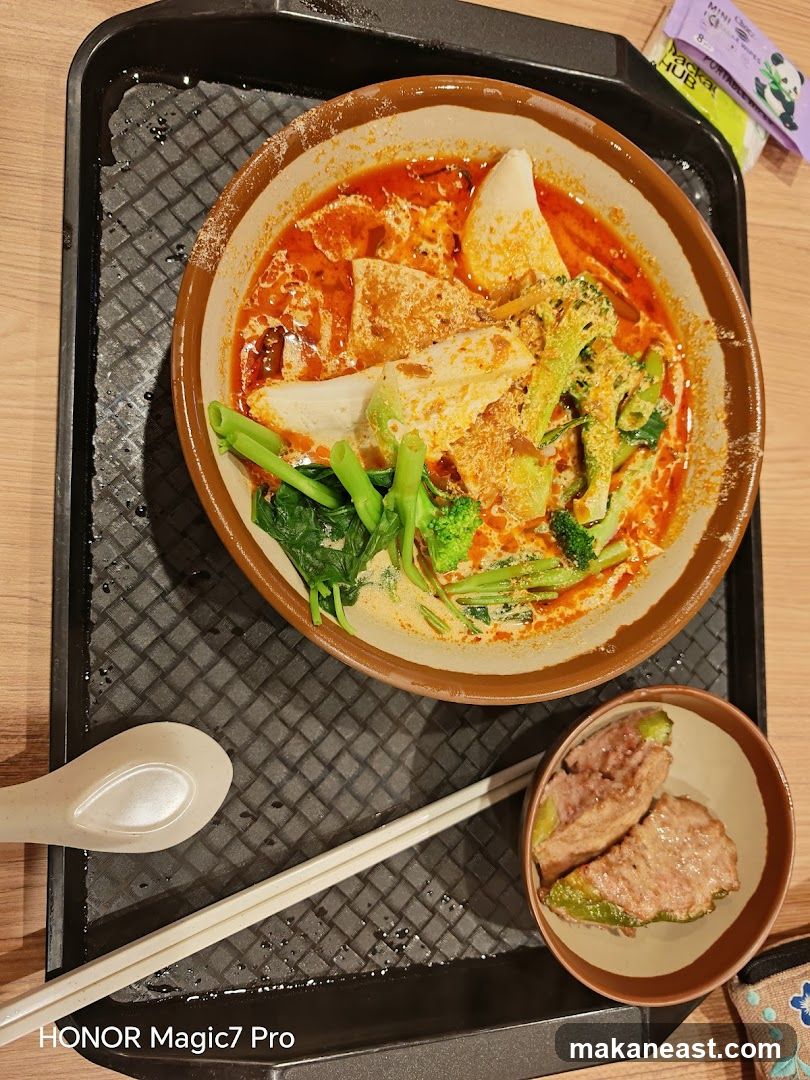 Spicy Noodle Soup with Side Dish