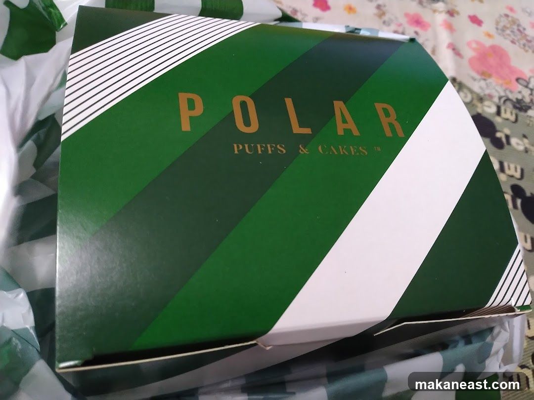 Polar Puffs & Cakes Box