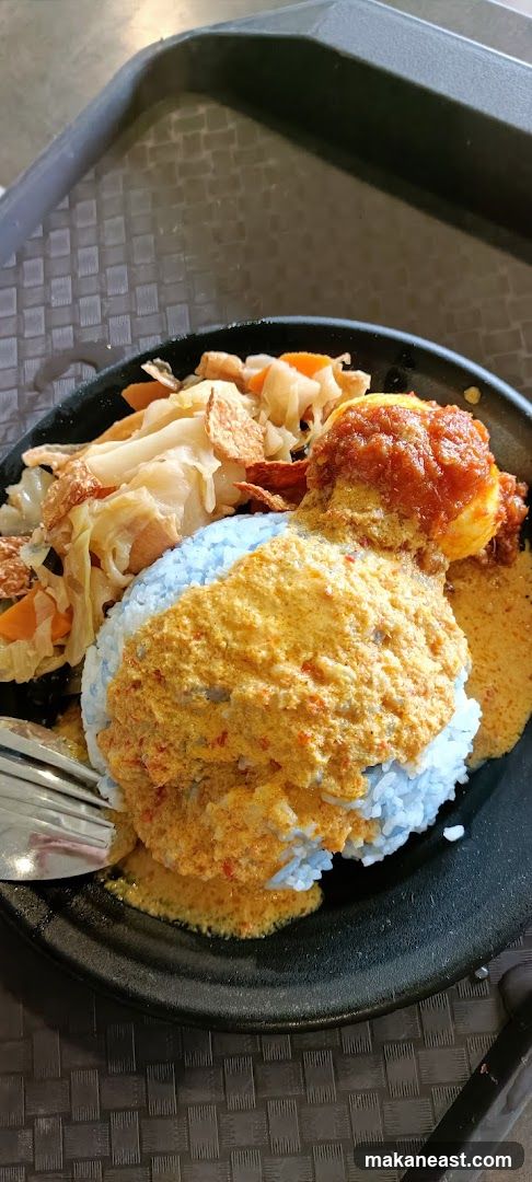 Nasi Kerabu with Side Dishes
