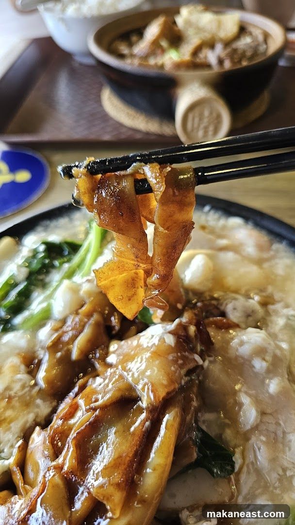Close-up of Noodles with Gravy