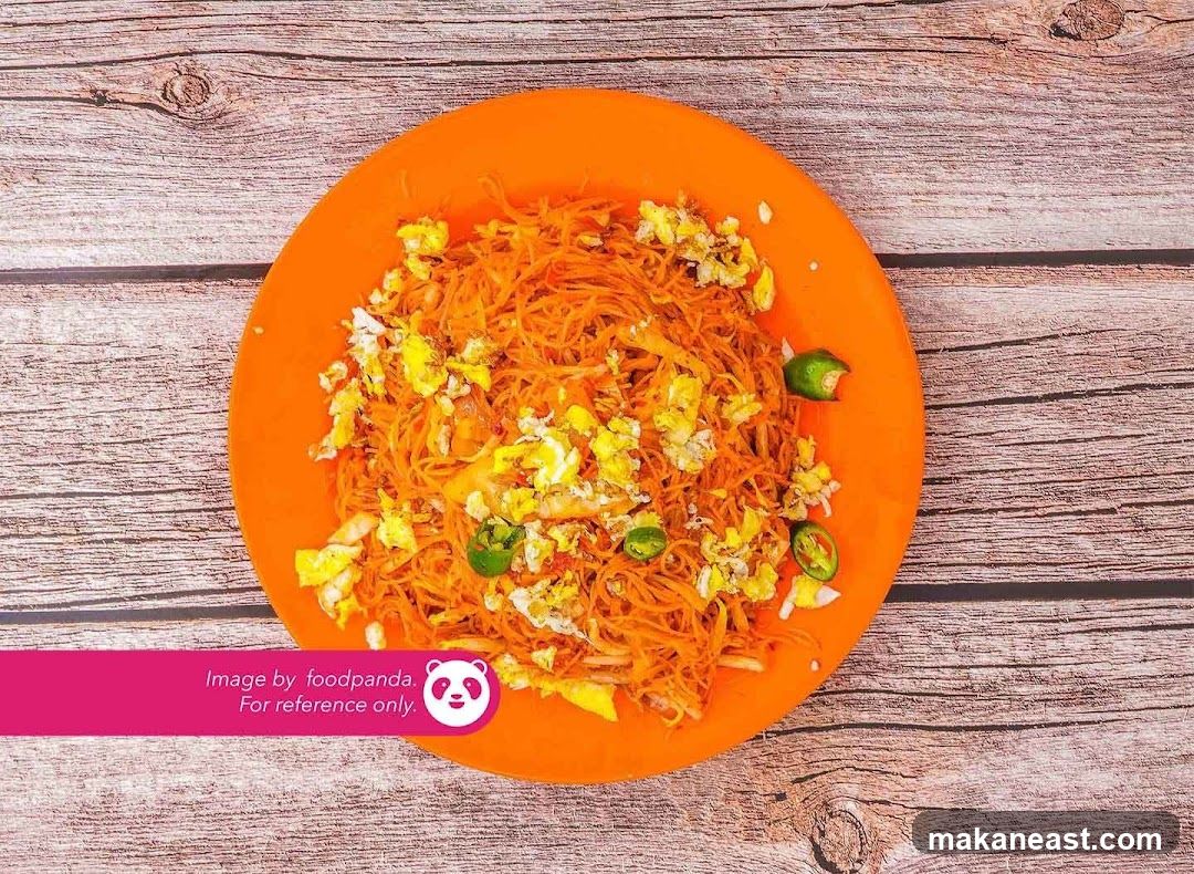 Fried Noodles with Egg and Chili