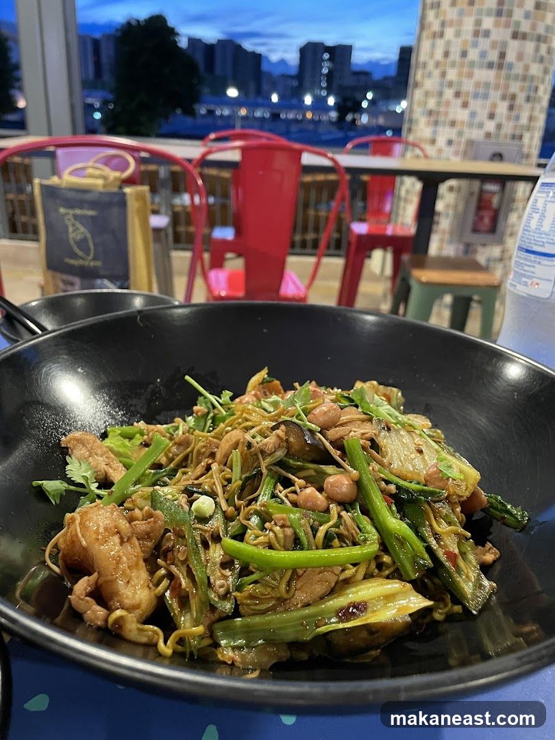 Noodle Dish with Vegetables and Peanuts