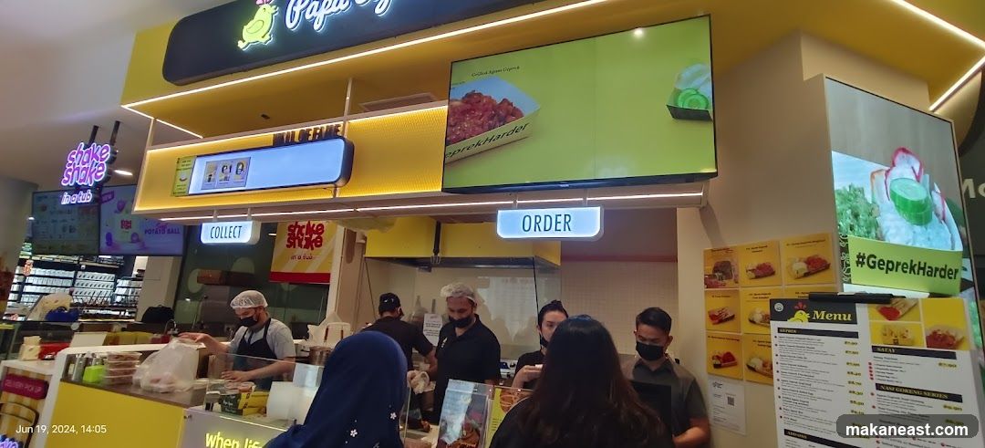 Fast Food Restaurant Counter