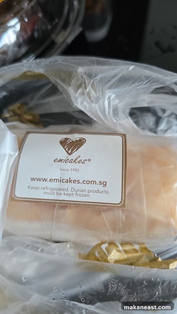 Emi Cakes Packaging