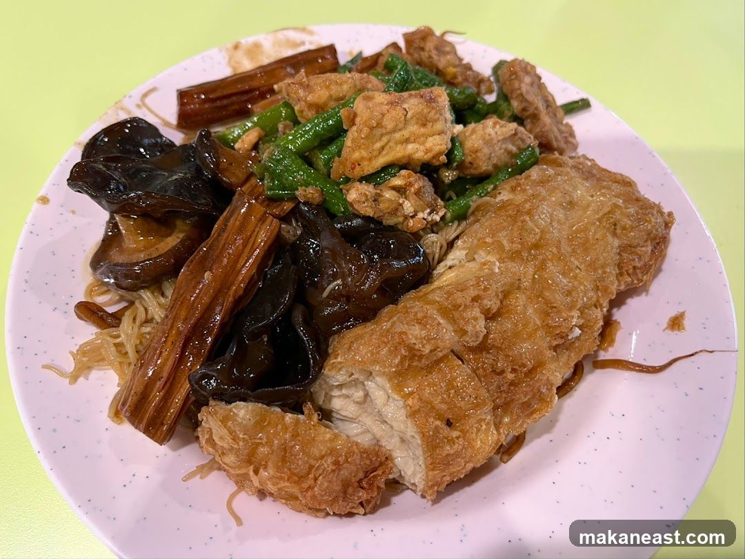 Noodles with Fried Tofu and Vegetables
