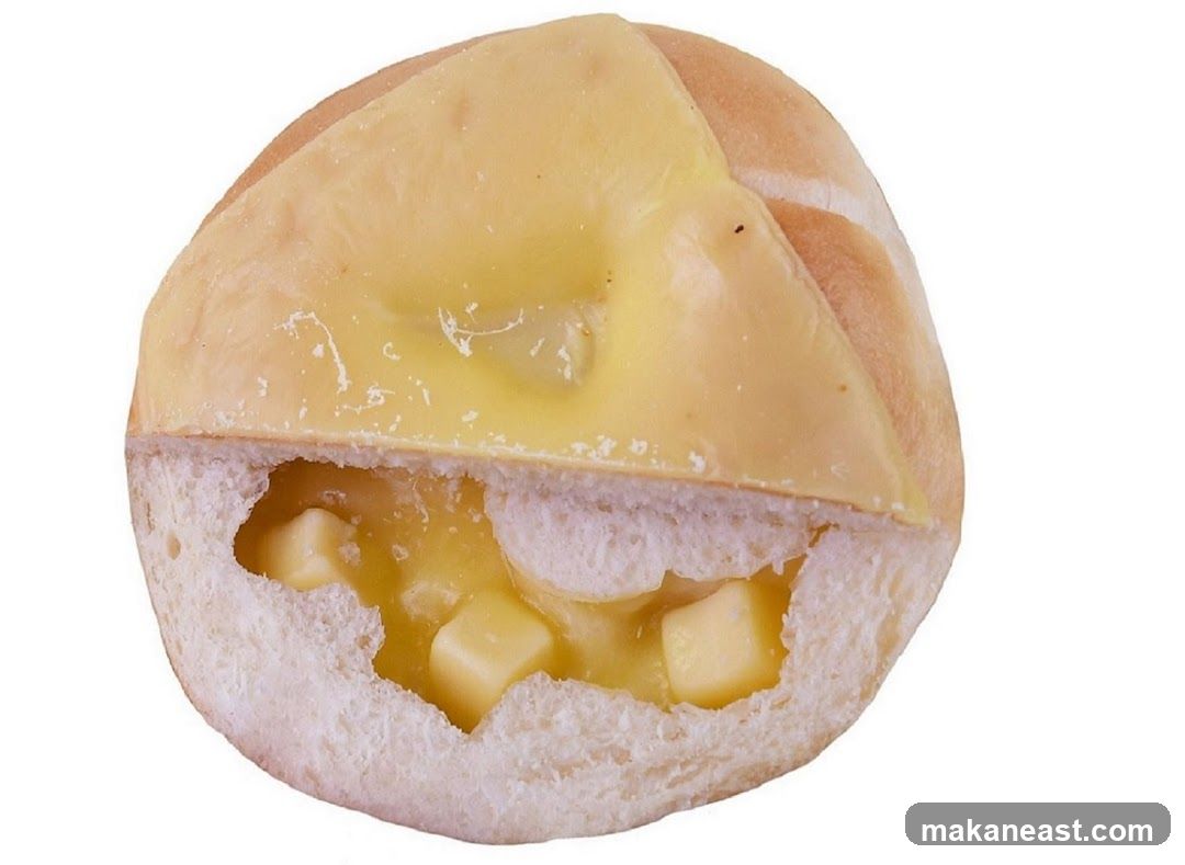 Cheese-filled bread roll