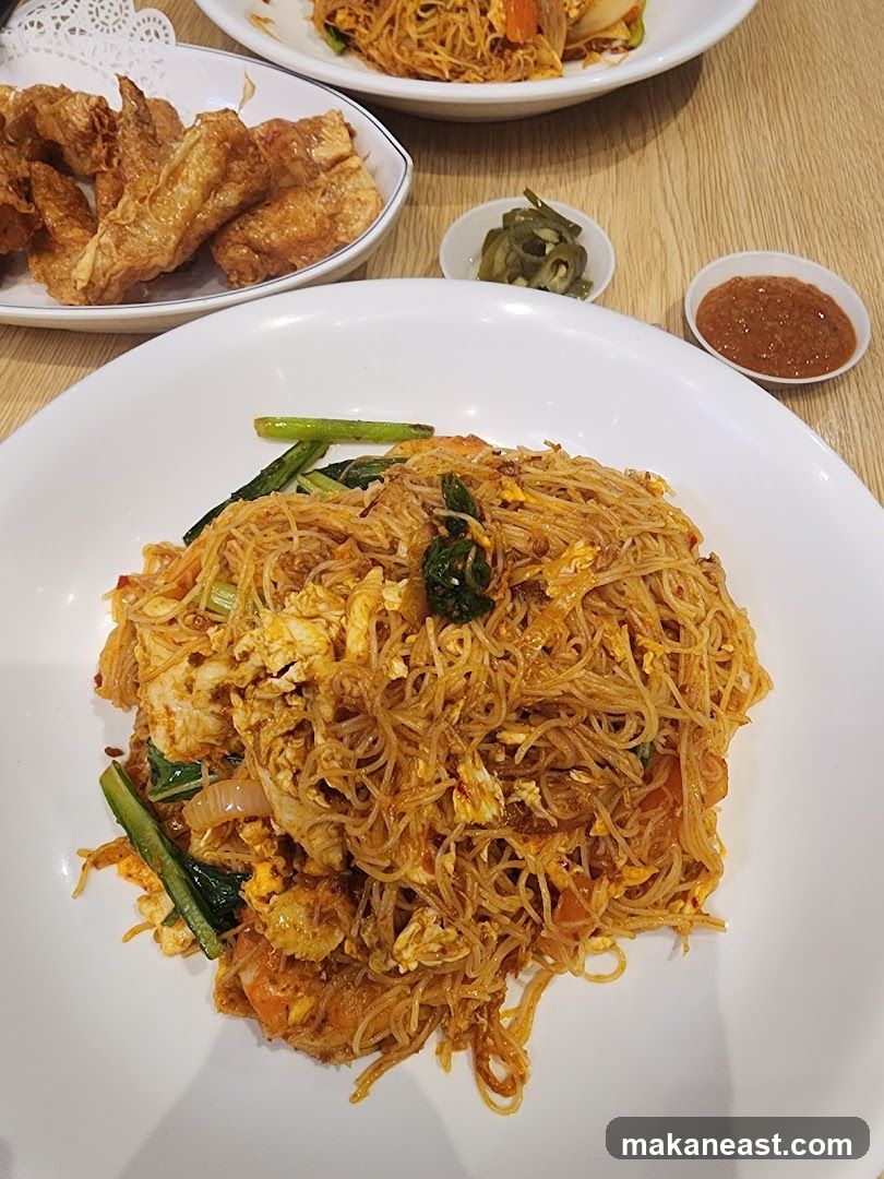 Noodles with Shrimp and Fried Appetizer