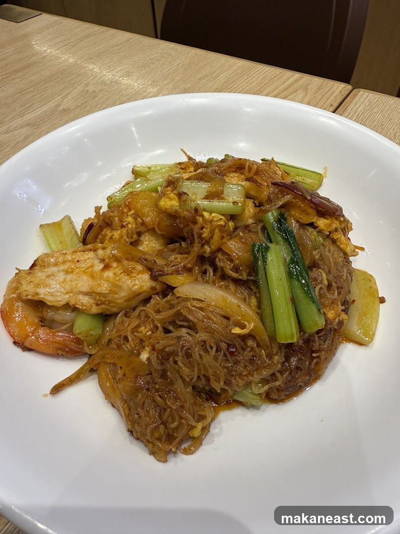 Stir-fried Noodles with Shrimp and Vegetables