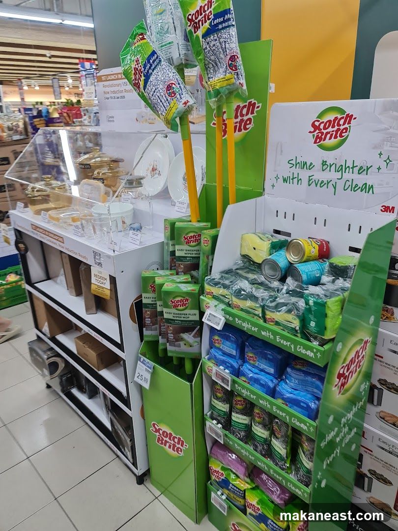 Scotch-Brite Cleaning Products Display