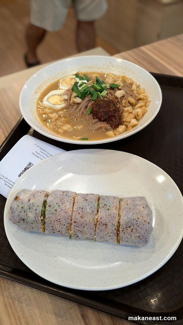 Noodles and Spring Roll