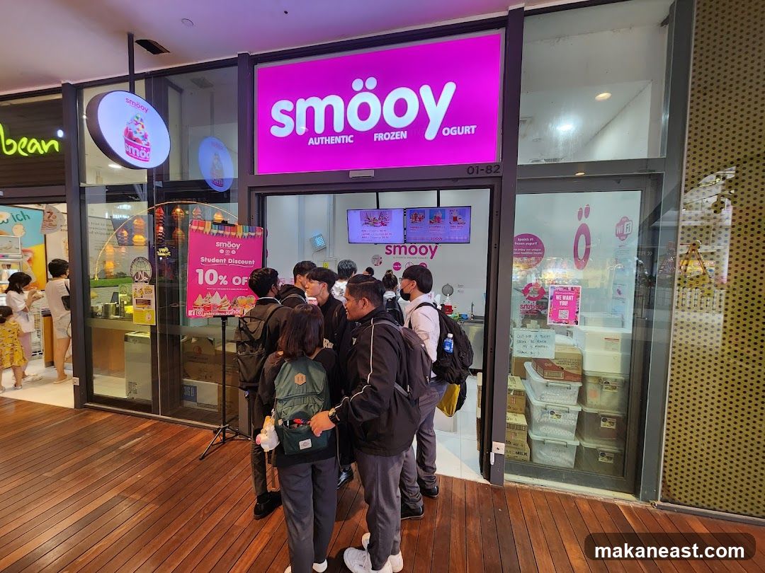 Smooy Frozen Yogurt Storefront