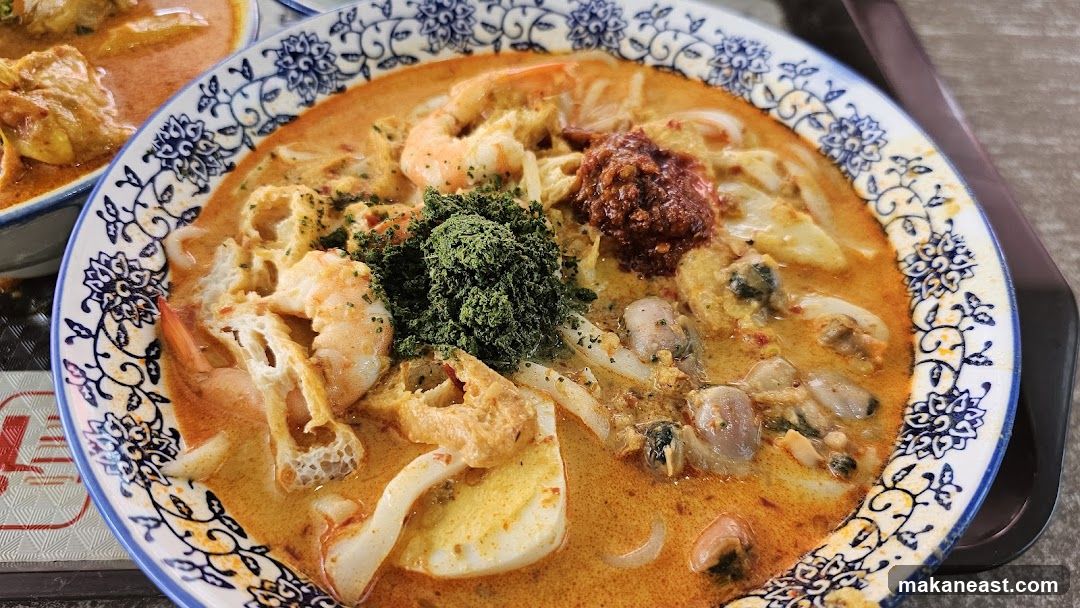 Laksa with Shrimp and Mussels
