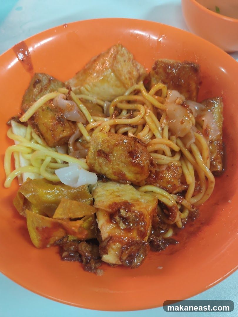 Noodles with Fried Tofu and Fish Cake