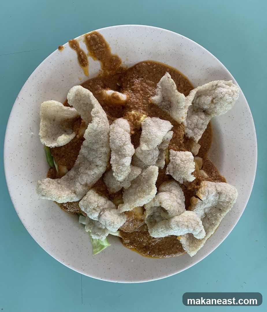 Salad with Peanut Sauce and Crackers