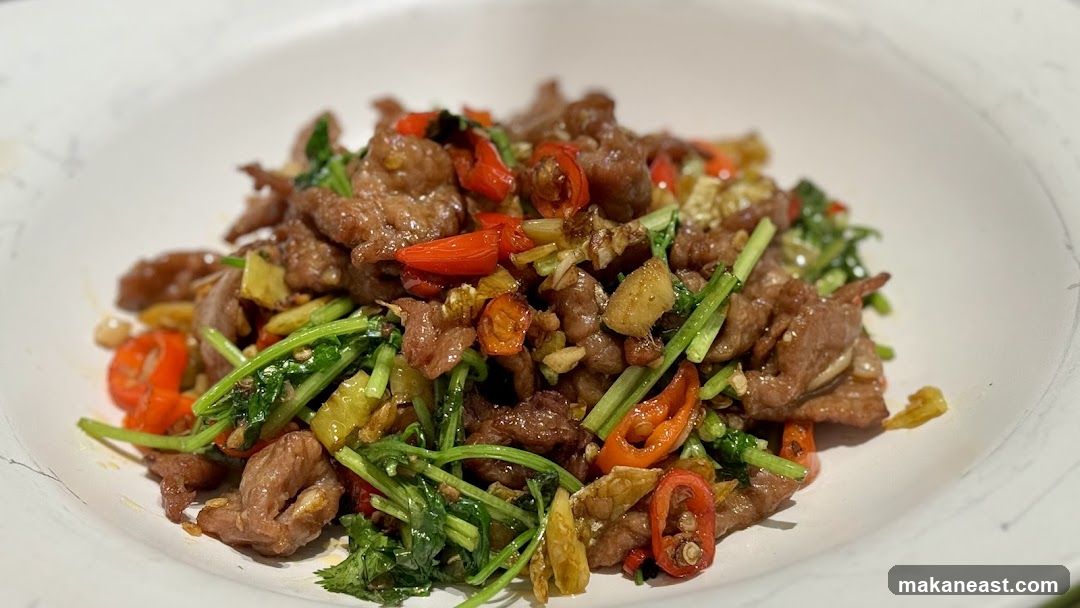 Stir-fried Beef with Chili and Cilantro