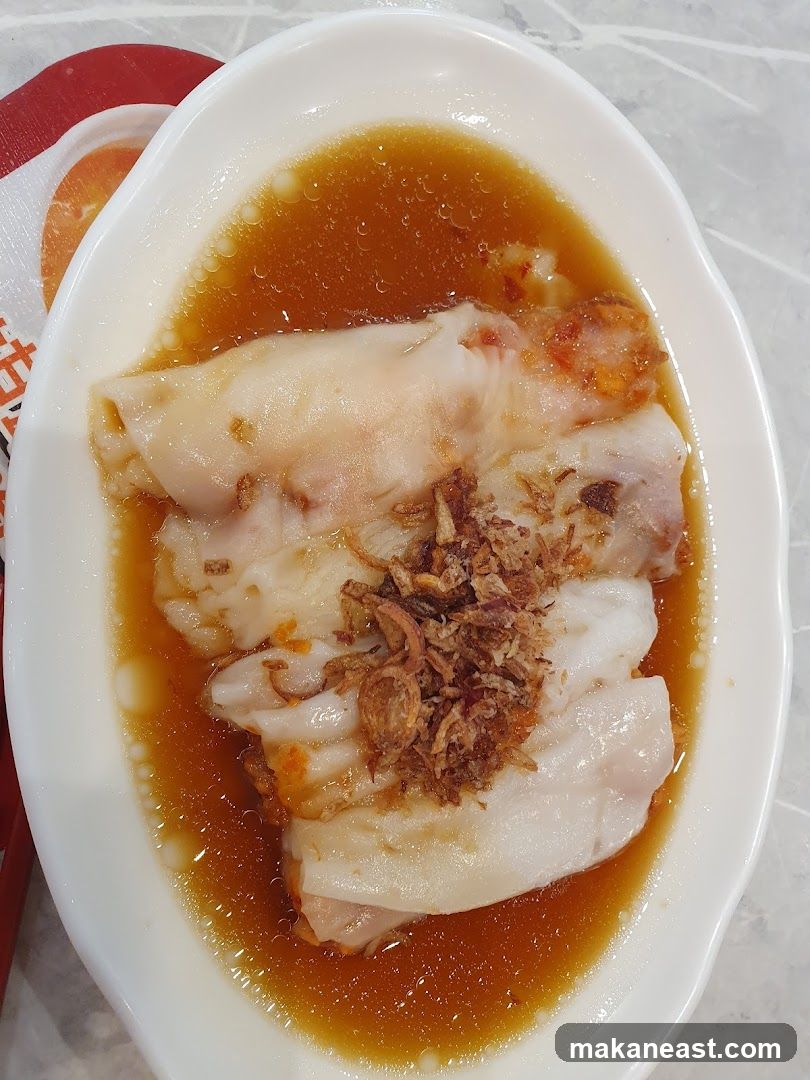 Steamed Rice Rolls with Sauce