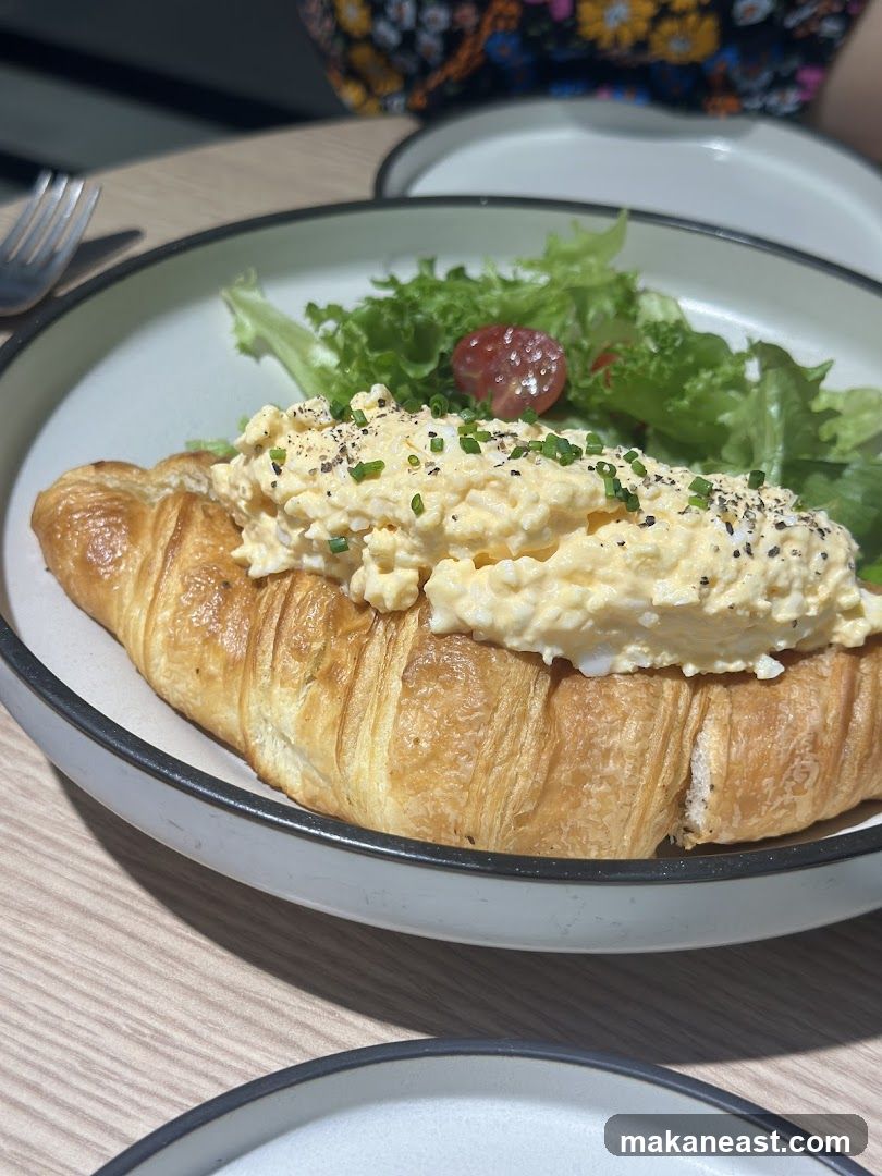 Scrambled Eggs Croissant