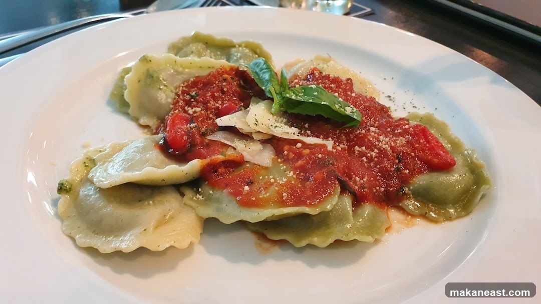 Ravioli with Tomato Sauce