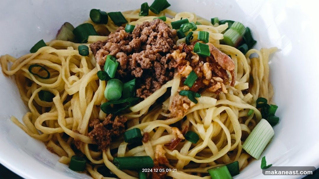 Noodles with Toppings