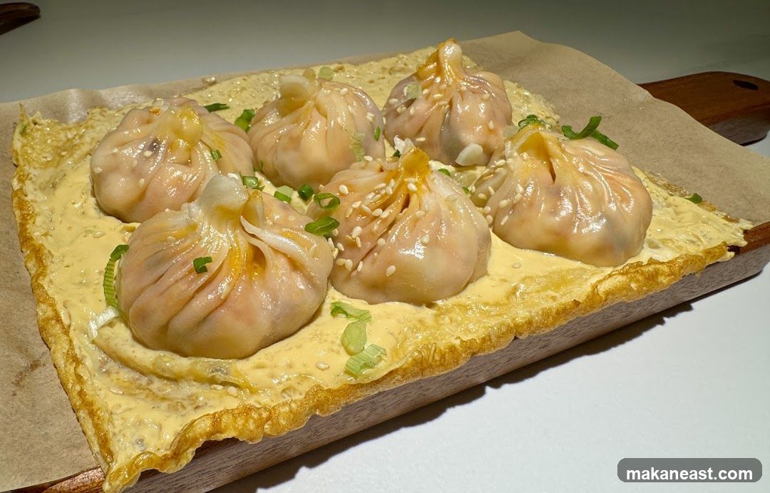 Steamed Dumplings with Sauce