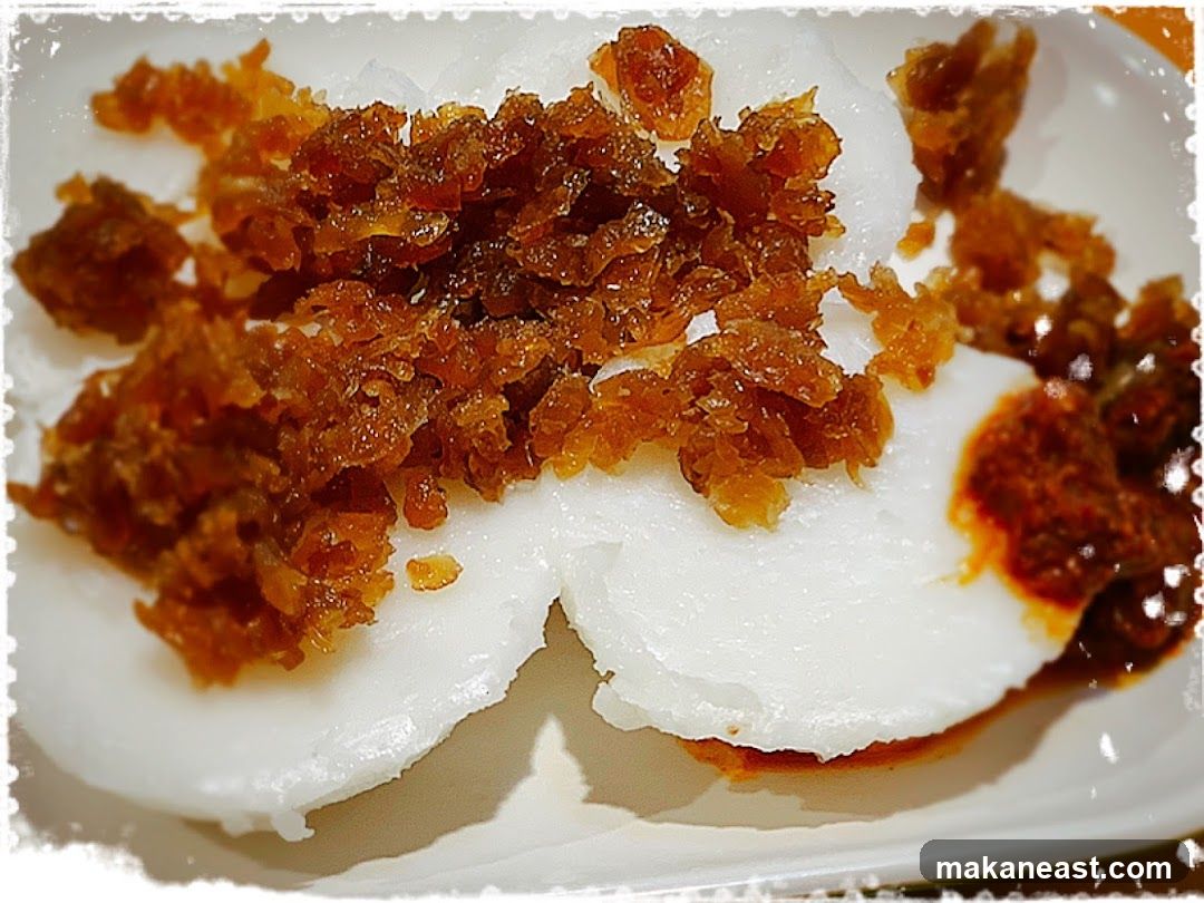 Steamed Rice Cakes with Toppings