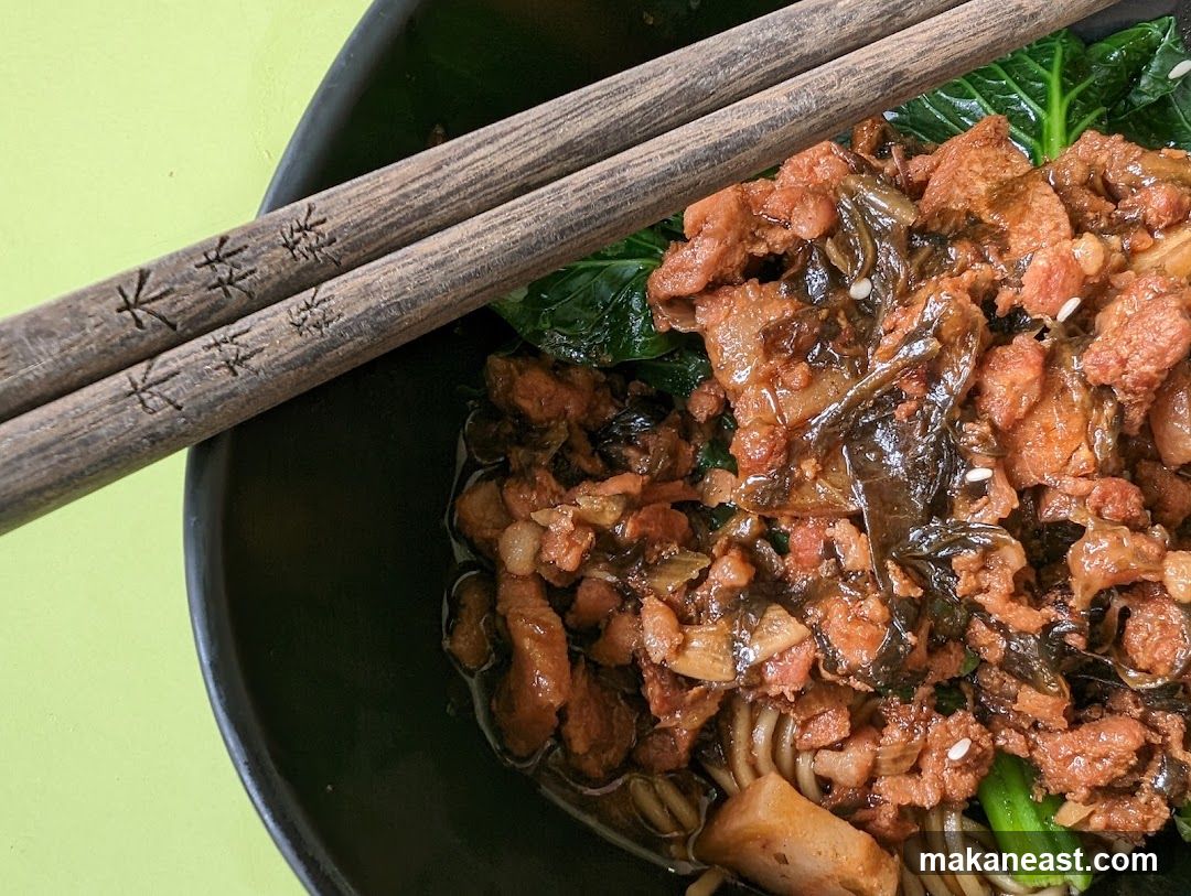 Noodles with Meat and Greens