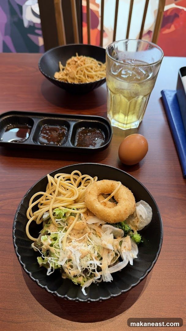 Salad with Noodles and Onion Ring