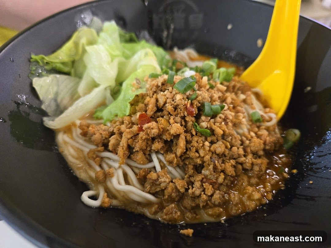Noodles with Minced Meat and Lettuce