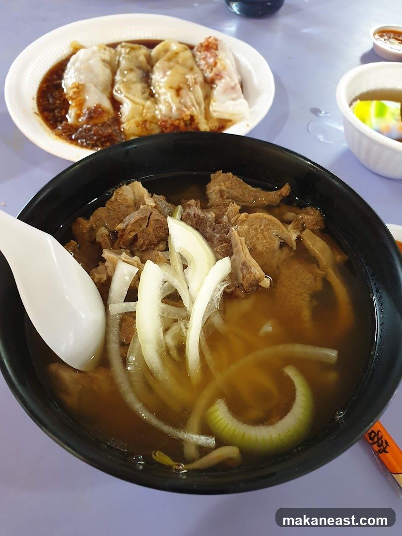 Beef noodle soup and rice rolls