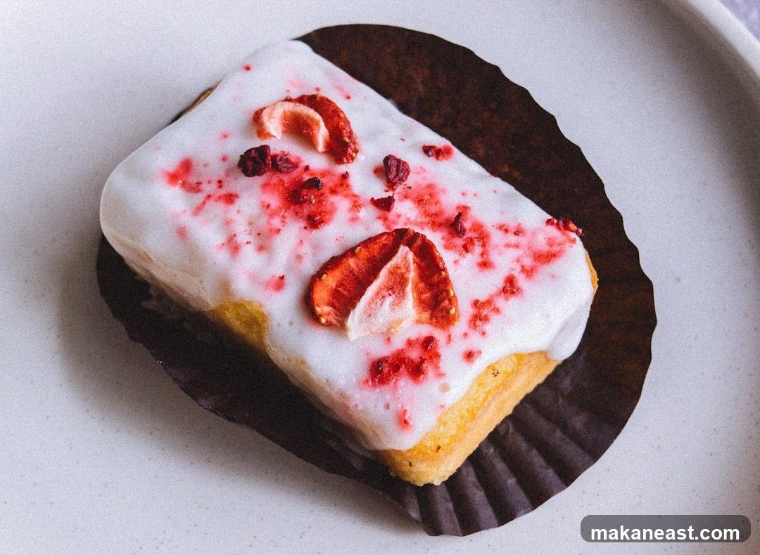 Strawberry Iced Pastry