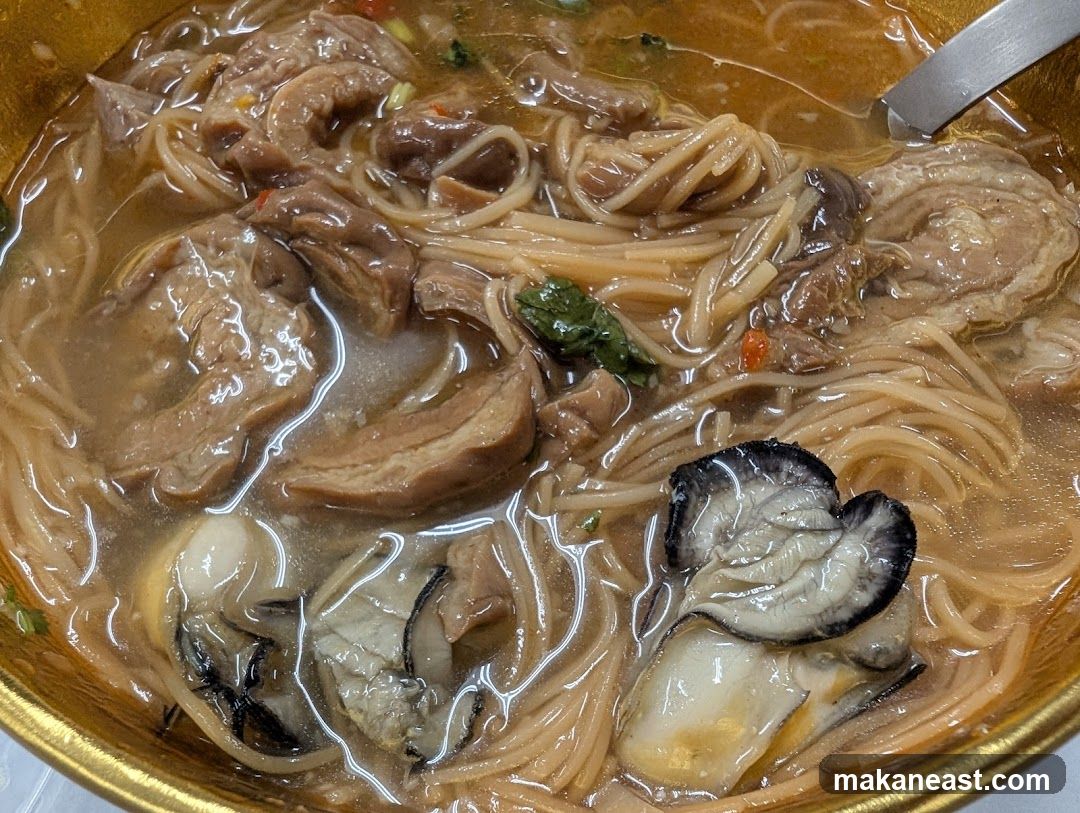 Oyster and Meat Noodle Soup