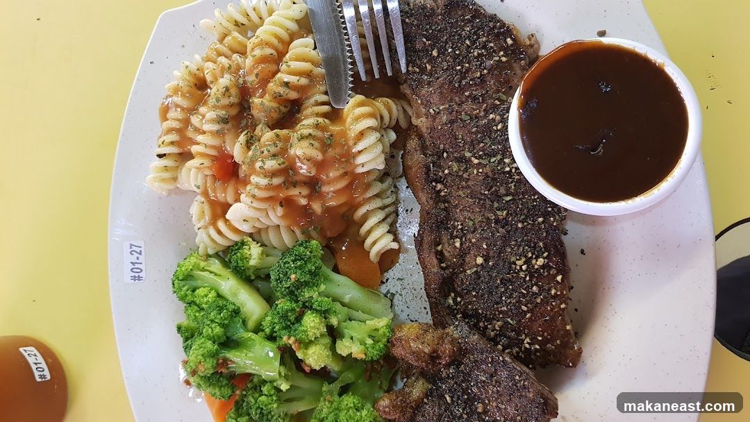 Steak Dinner with Pasta and Broccoli