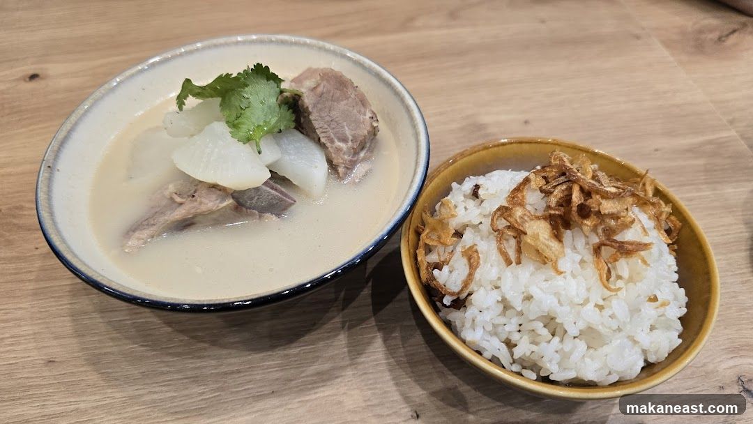 Pork Rib Soup with Radish and Rice