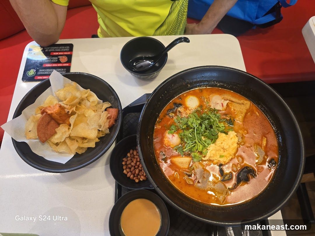 Spicy Noodle Soup with Side Dishes
