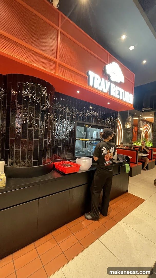 Tray Return Area
