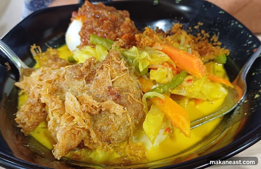 Nasi Lemak with Fried Chicken