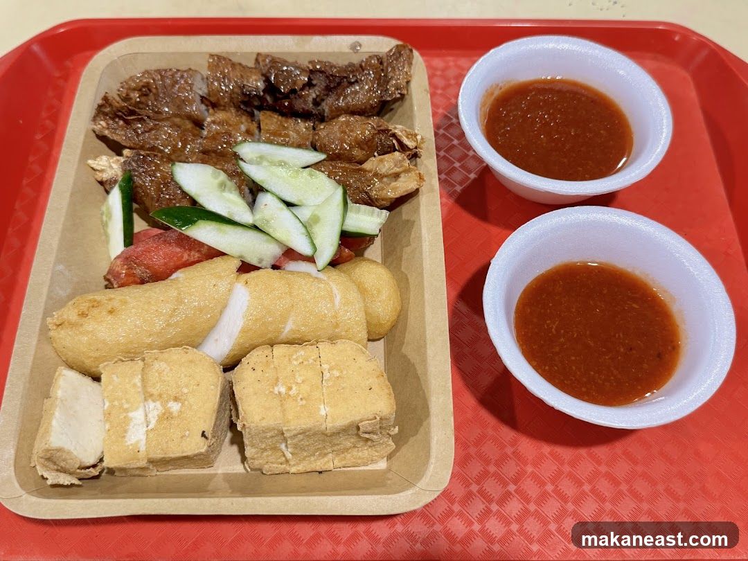 Fried snacks with dipping sauce
