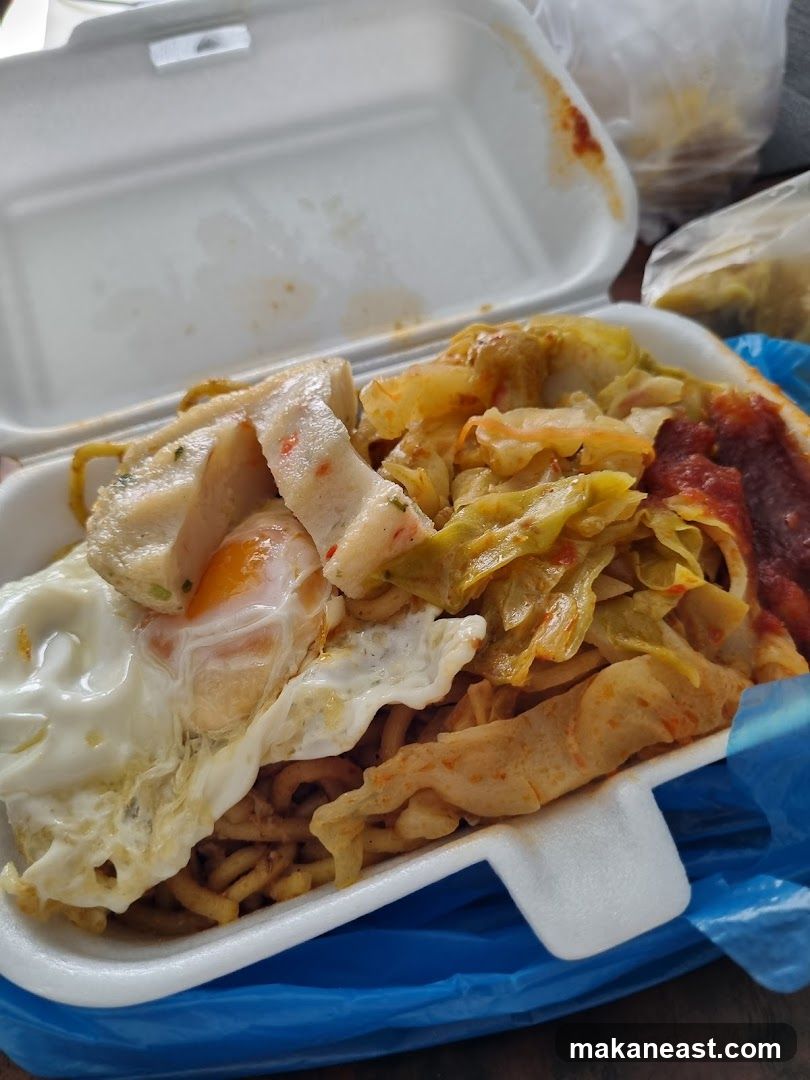 Noodles with Fried Egg and Cabbage