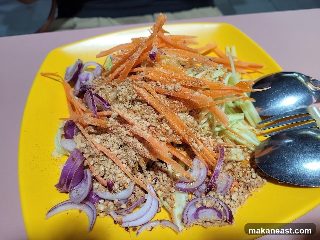 Salad with Shredded Carrots and Peanuts
