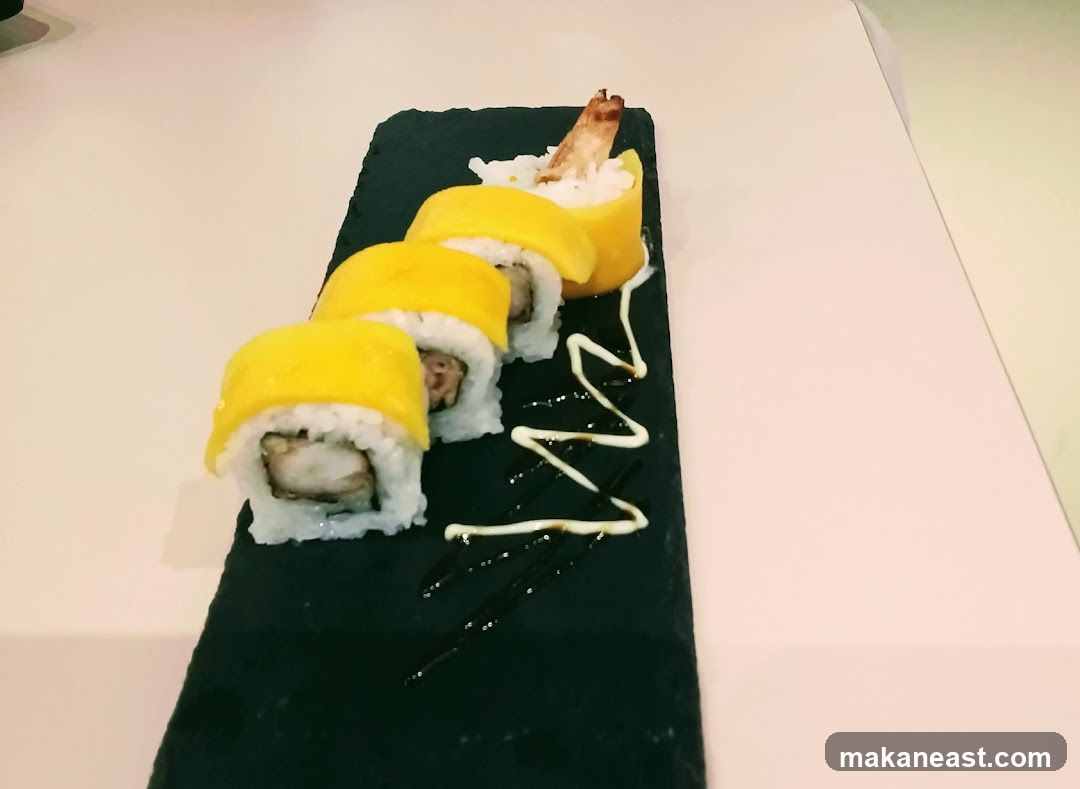 Sushi Rolls with Mango and Shrimp