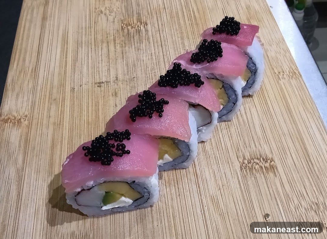 Sushi Rolls with Tuna and Caviar
