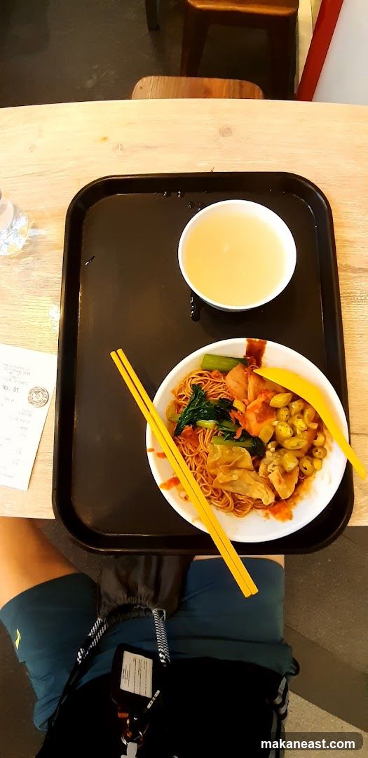 Noodles with Soup and Side Dish