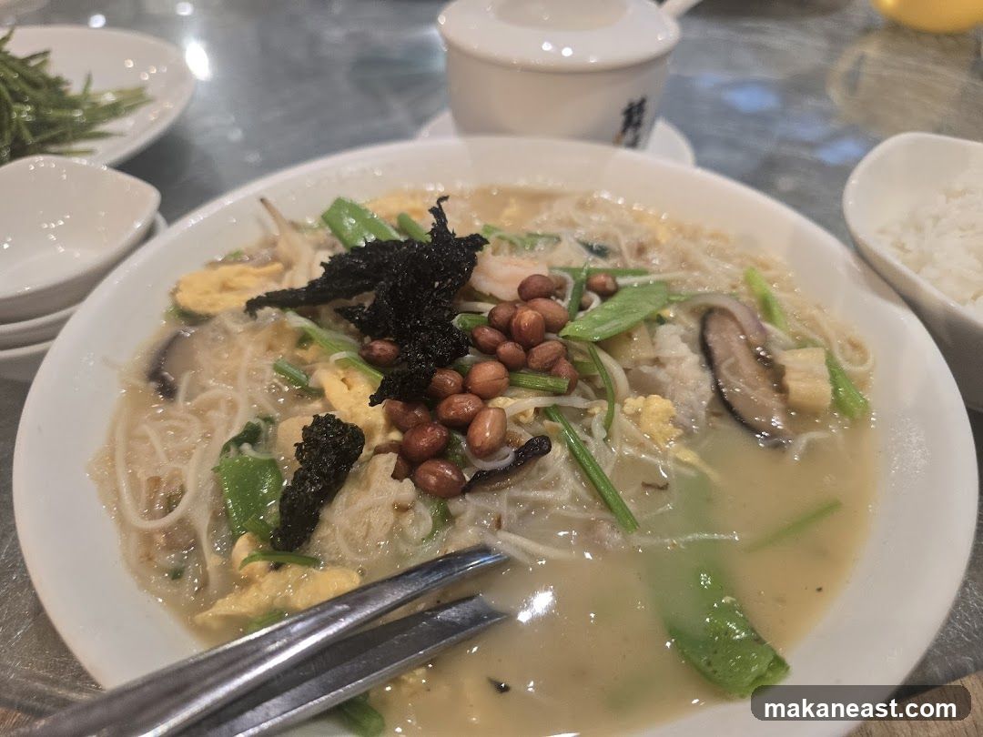 Noodle Soup with Peanuts and Seaweed