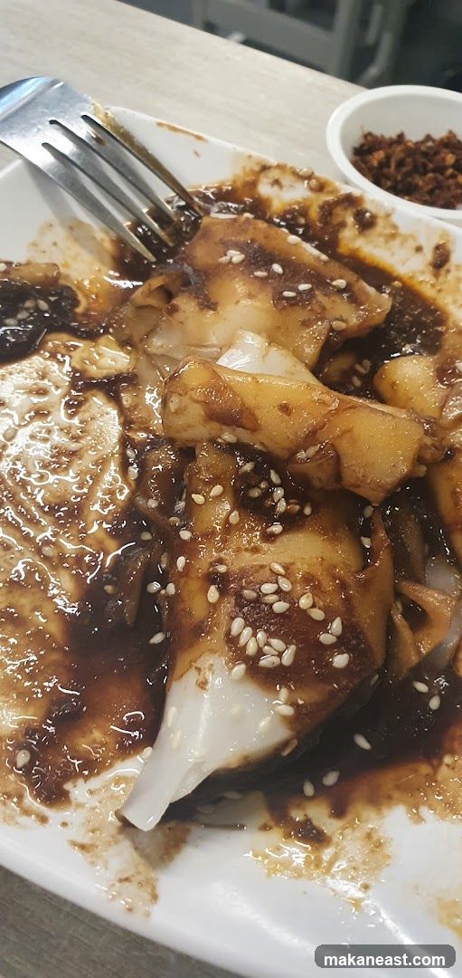 Cheung Fun with Sauce and Sesame Seeds